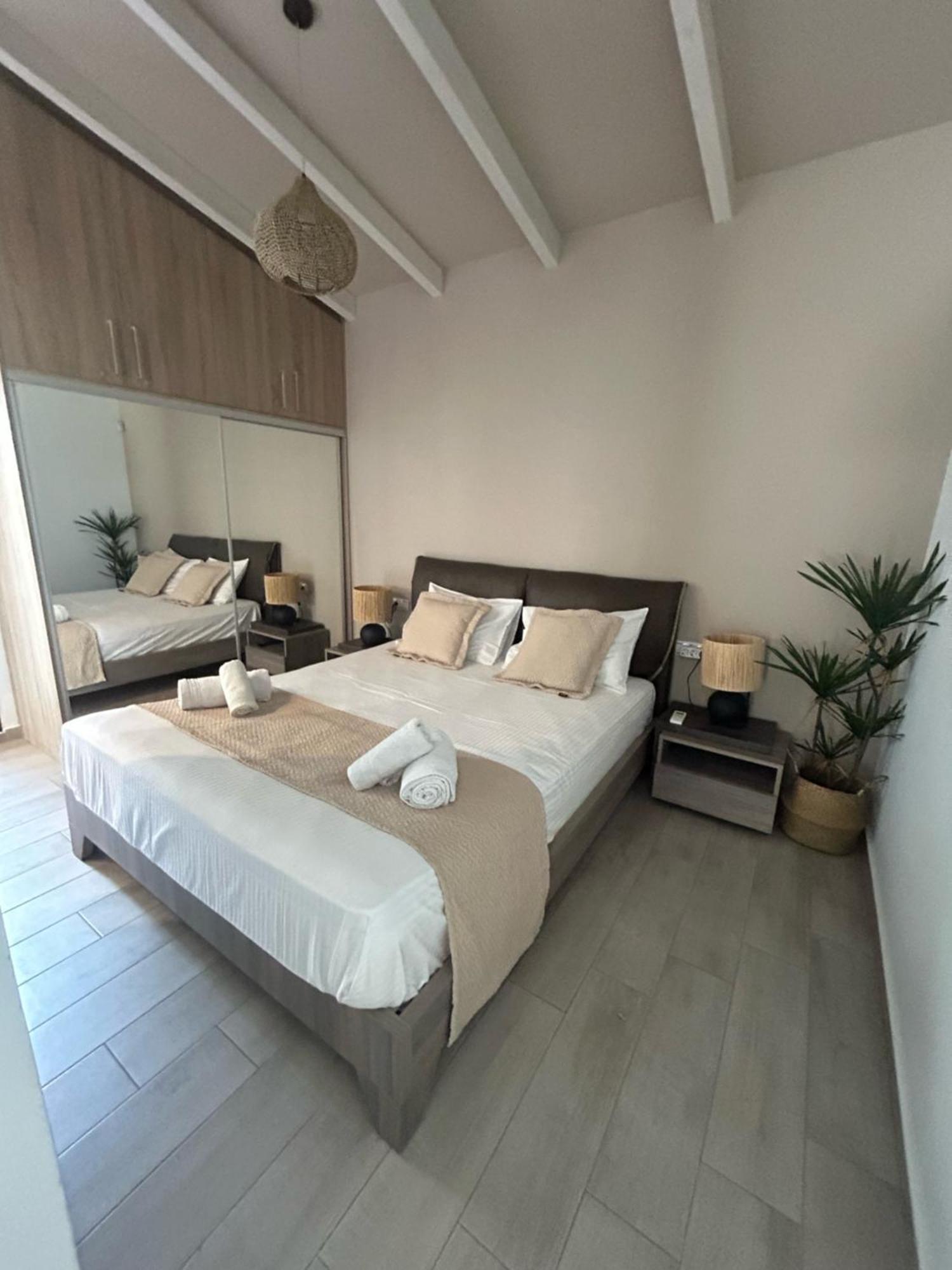 Вілла Ivory Style Maisonette Near Downtown Heraklion  Екстер'єр фото